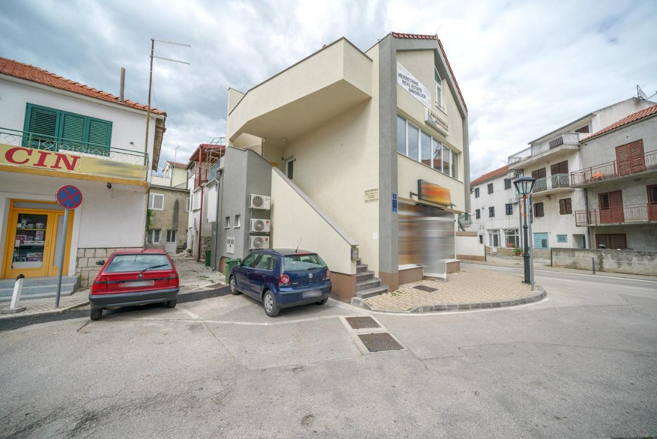 Studio Apartman Salis Vodice Appartamento Esterno foto